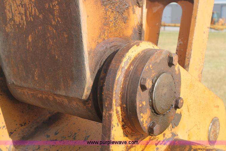 image for item G5799 2002 Case CX240 excavator