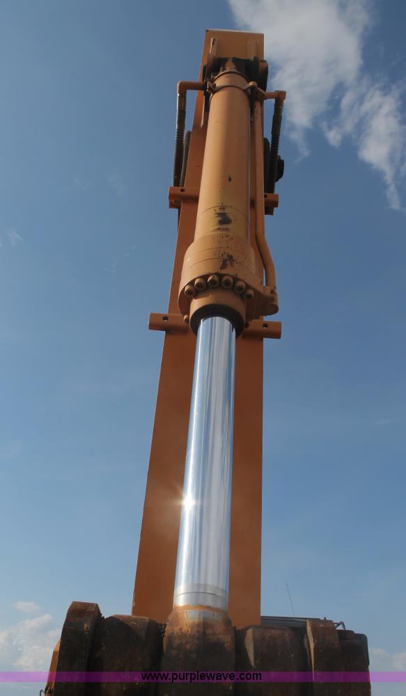 image for item G5799 2002 Case CX240 excavator