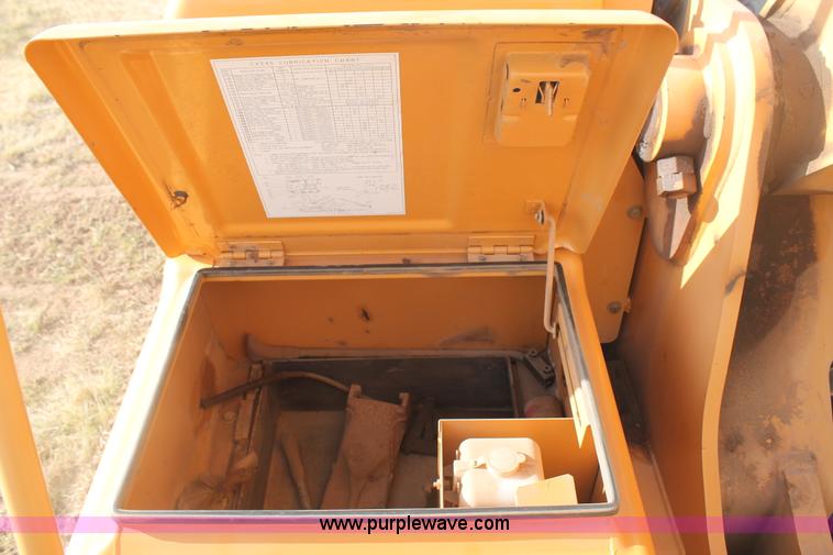 image for item G5799 2002 Case CX240 excavator