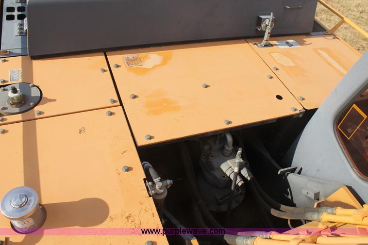 image for item G5799 2002 Case CX240 excavator