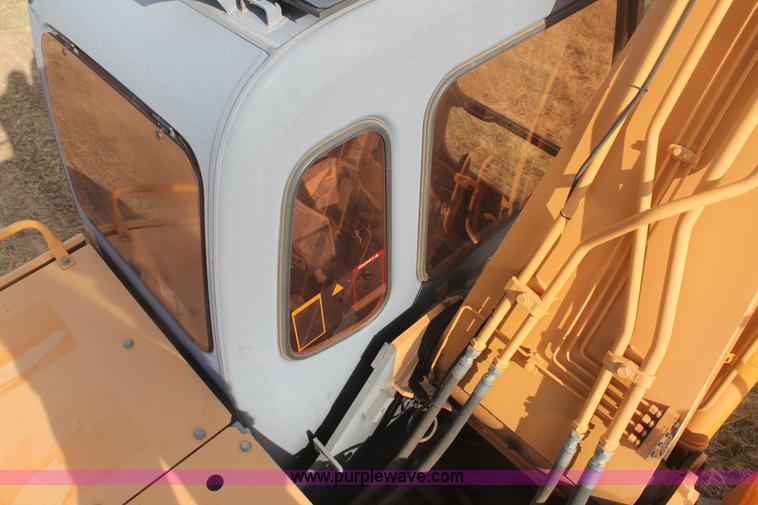 image for item G5799 2002 Case CX240 excavator