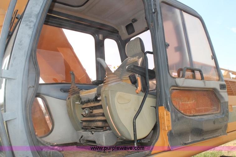image for item G5799 2002 Case CX240 excavator