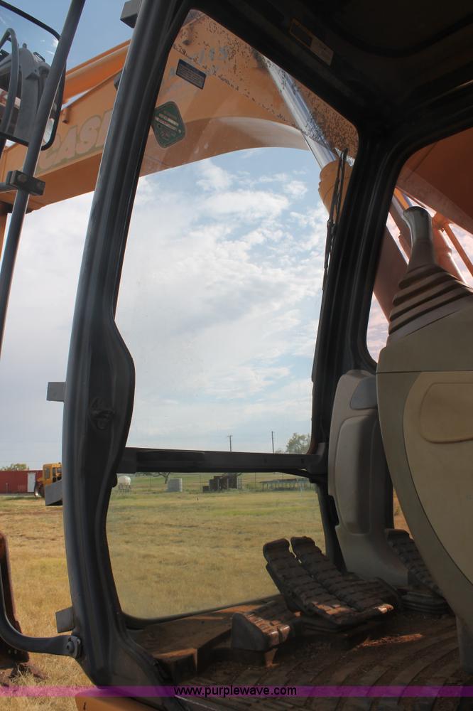 image for item G5799 2002 Case CX240 excavator