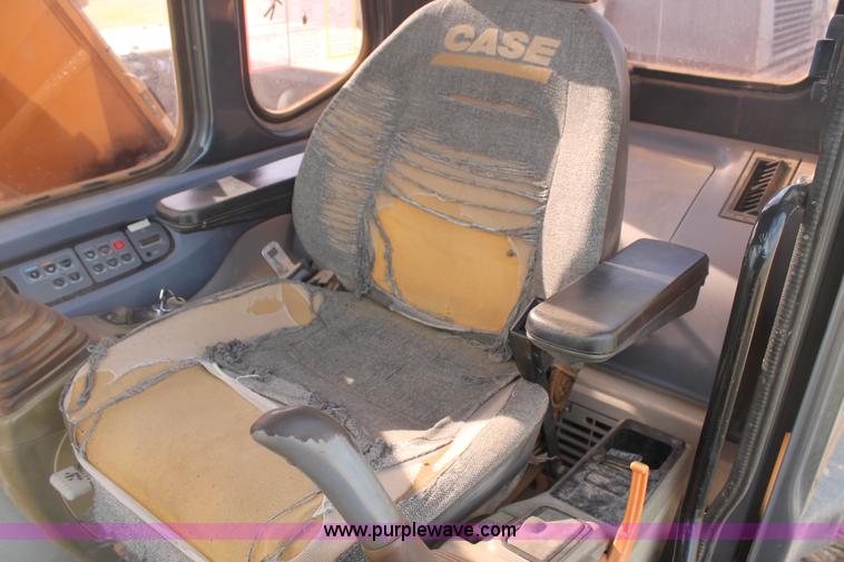 image for item G5799 2002 Case CX240 excavator