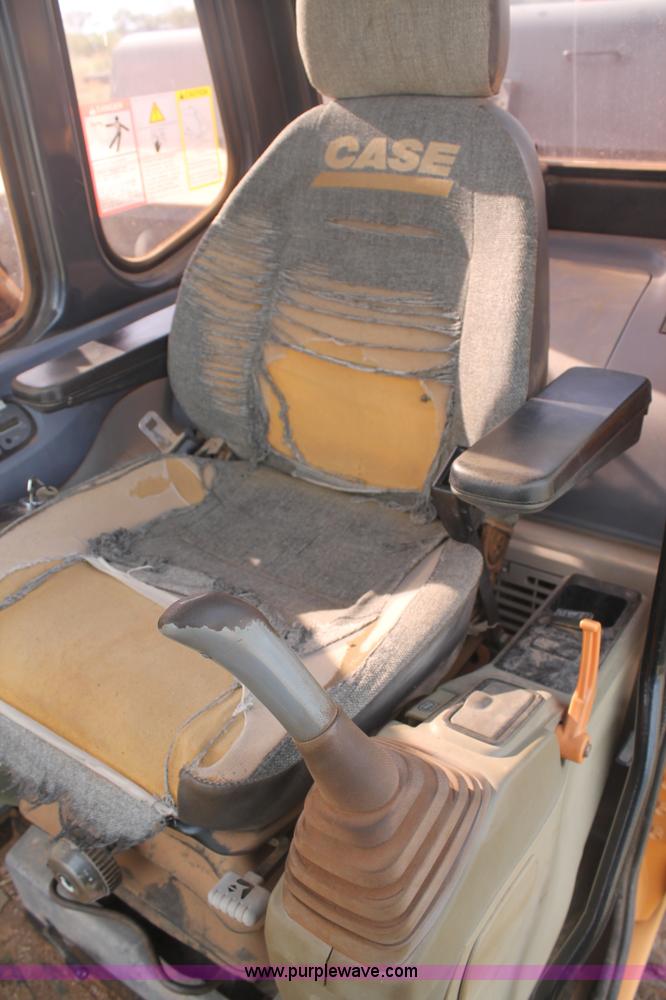 image for item G5799 2002 Case CX240 excavator