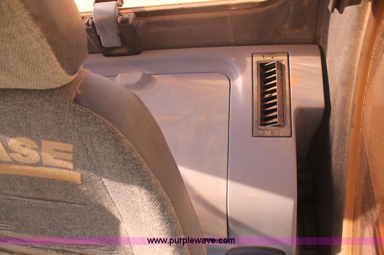 image for item G5799 2002 Case CX240 excavator