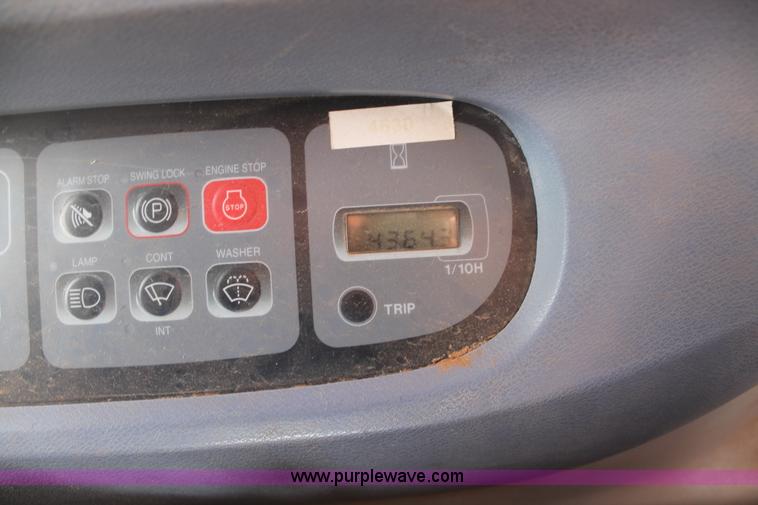 image for item G5799 2002 Case CX240 excavator