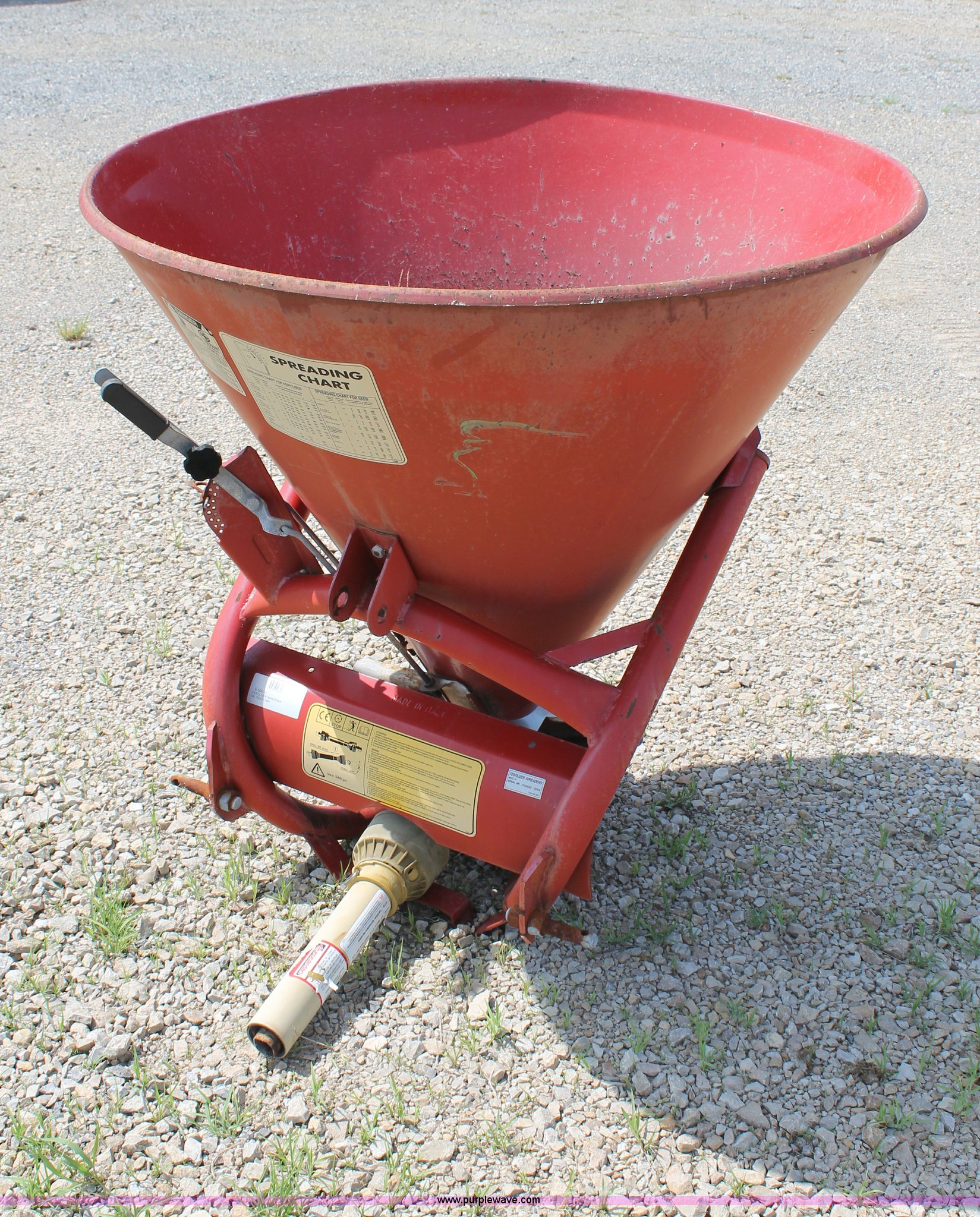 2004 Cosmo 500 seeder/spreader in Iowa Park, TX Item G5748 sold