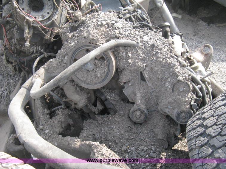 image for item D8456 2001 GMC Sierra 2500HD pickup truck