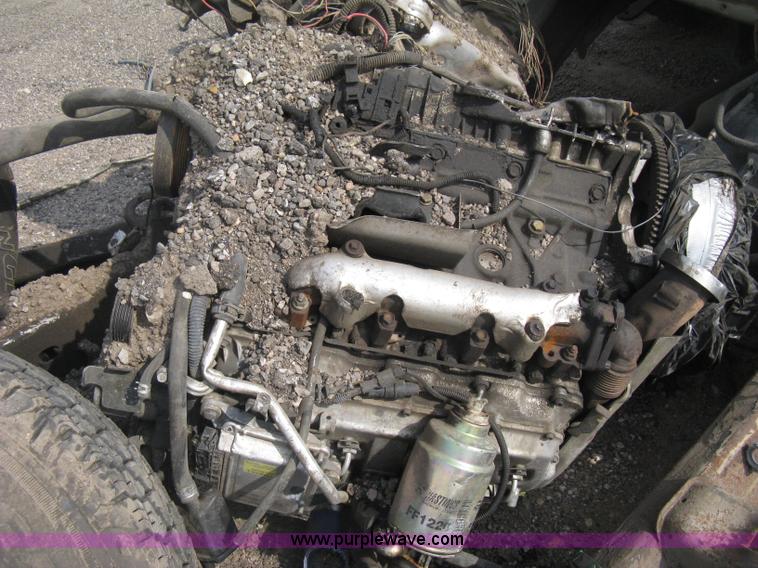 image for item D8456 2001 GMC Sierra 2500HD pickup truck