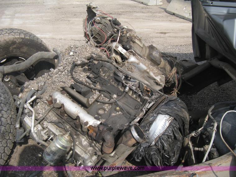 image for item D8456 2001 GMC Sierra 2500HD pickup truck