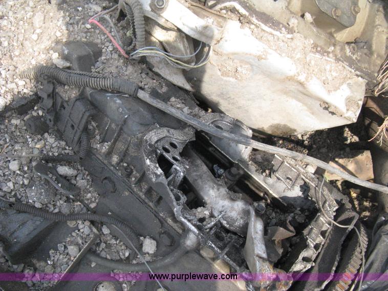 image for item D8456 2001 GMC Sierra 2500HD pickup truck