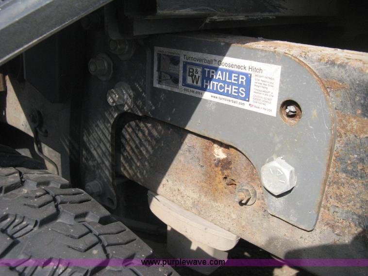 image for item D8456 2001 GMC Sierra 2500HD pickup truck