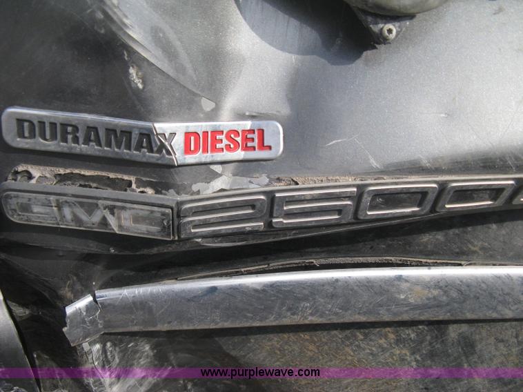 image for item D8456 2001 GMC Sierra 2500HD pickup truck