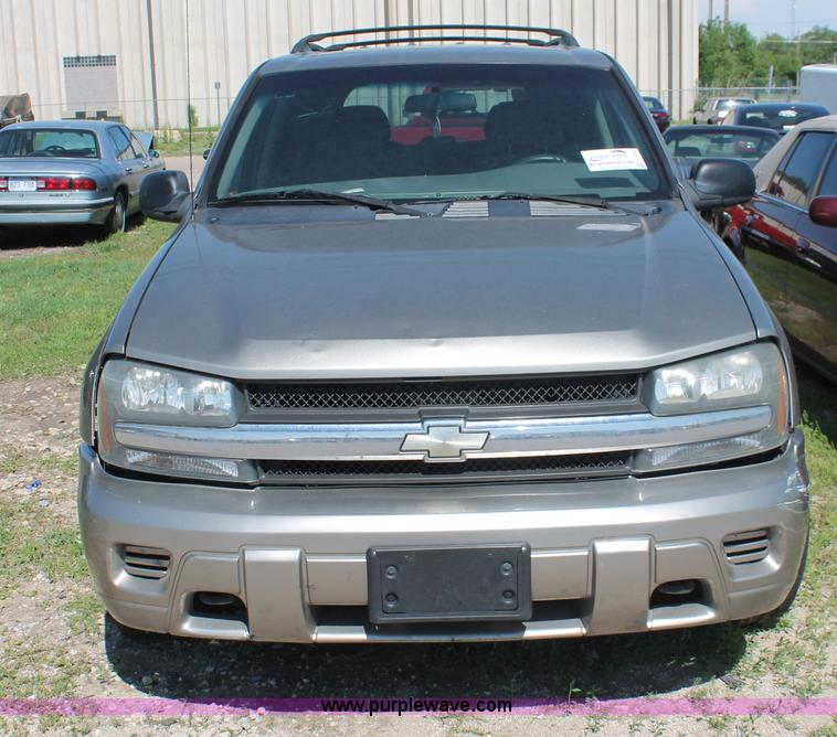 image for item H3560 2002 Chevrolet Trailblazer LS SUV