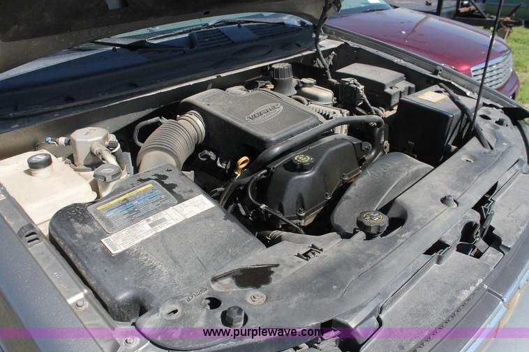 image for item H3560 2002 Chevrolet Trailblazer LS SUV