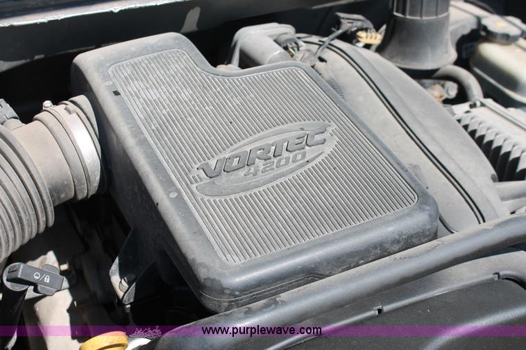 image for item H3560 2002 Chevrolet Trailblazer LS SUV