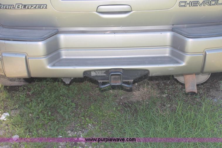 image for item H3560 2002 Chevrolet Trailblazer LS SUV