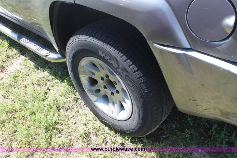 image for item H3560 2002 Chevrolet Trailblazer LS SUV