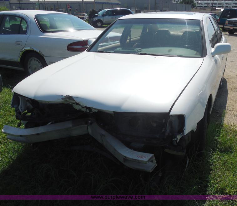 image for item H9813 1995 Toyota Avalon XLS