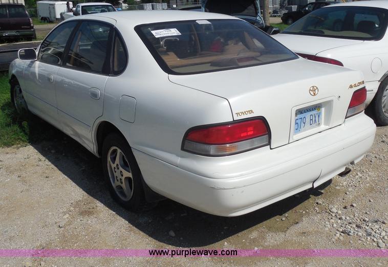 image for item H9813 1995 Toyota Avalon XLS