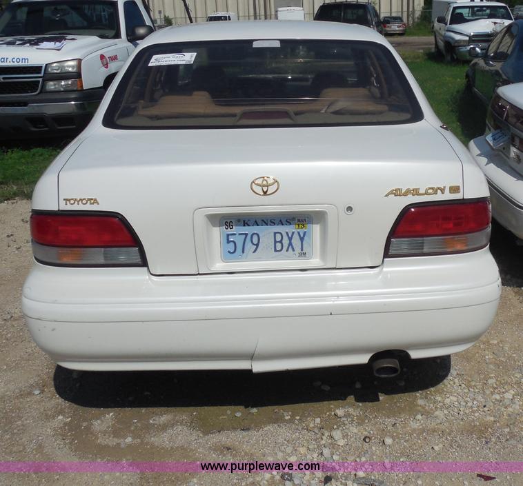 image for item H9813 1995 Toyota Avalon XLS