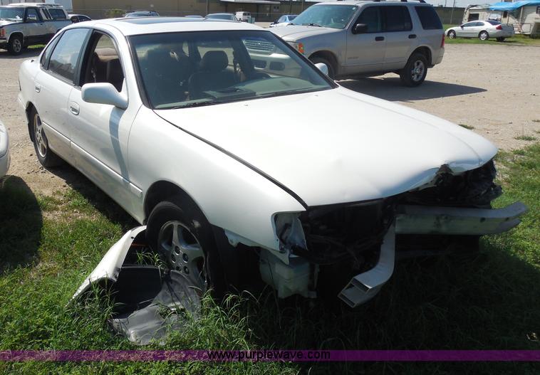 image for item H9813 1995 Toyota Avalon XLS