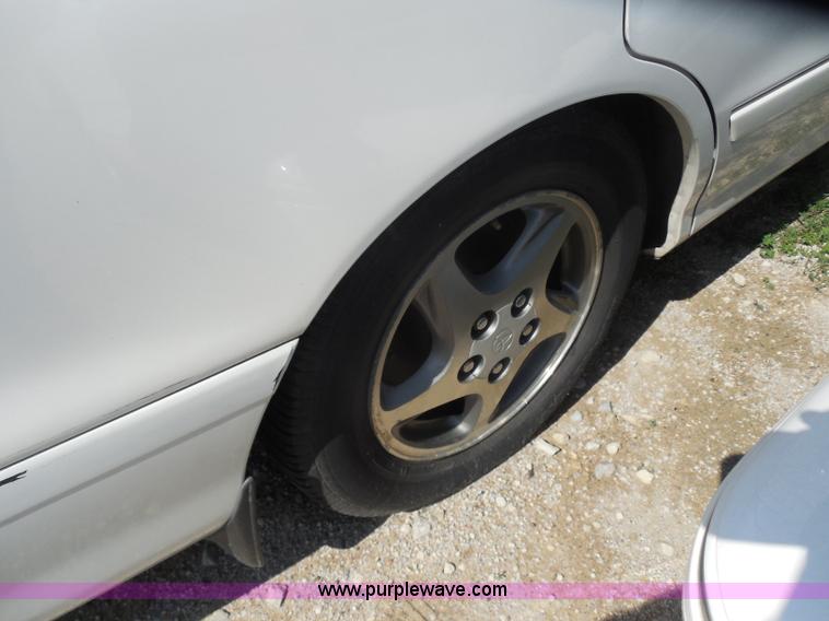 image for item H9813 1995 Toyota Avalon XLS