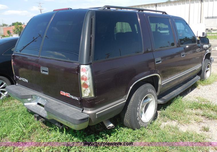 image for item H9814 1997 GMC Yukon SLE SUV