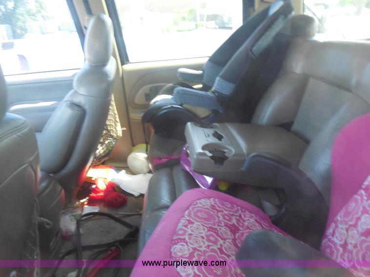 image for item H9814 1997 GMC Yukon SLE SUV