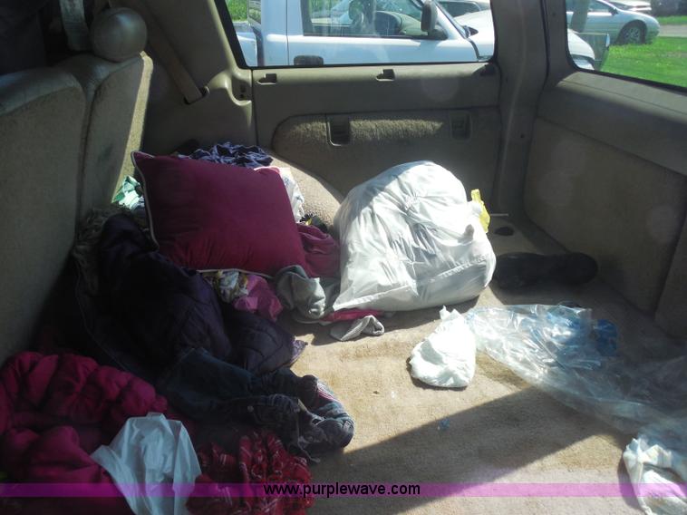 image for item H9814 1997 GMC Yukon SLE SUV