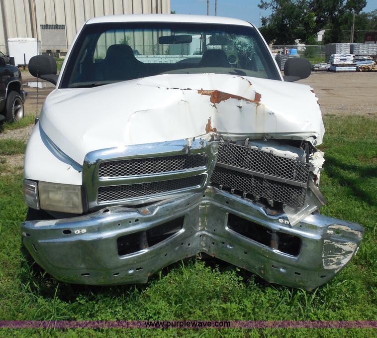 image for item H9815 1999 Dodge Ram 1500 pickup truck