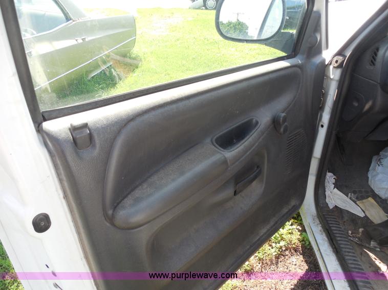 image for item H9815 1999 Dodge Ram 1500 pickup truck