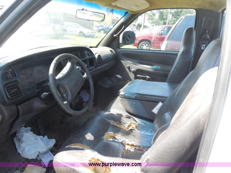 image for item H9815 1999 Dodge Ram 1500 pickup truck