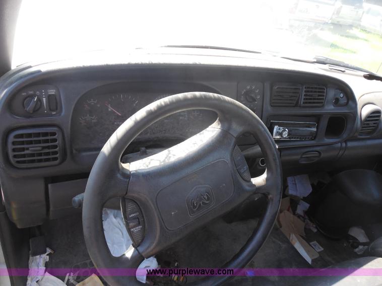 image for item H9815 1999 Dodge Ram 1500 pickup truck