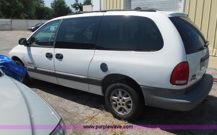 image for item H9817 1997 Plymouth Grand Voyager van