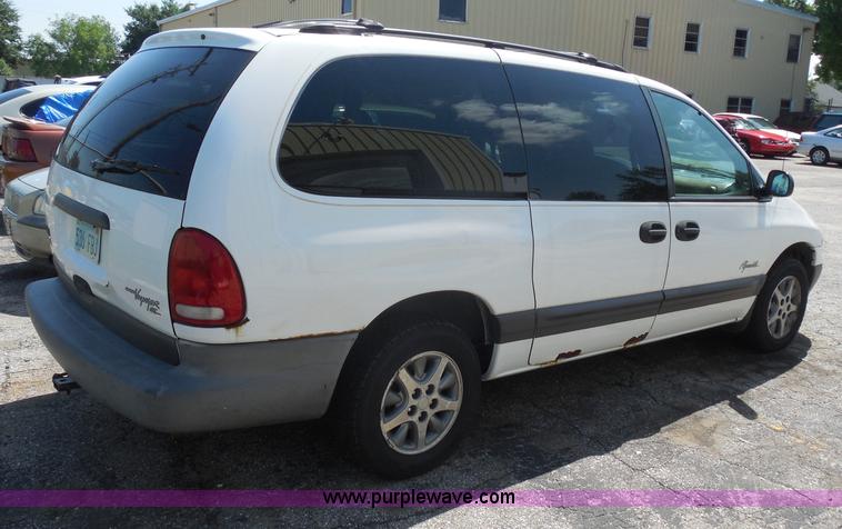 image for item H9817 1997 Plymouth Grand Voyager van