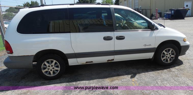 image for item H9817 1997 Plymouth Grand Voyager van