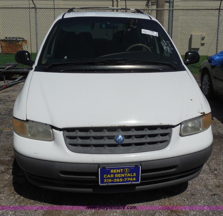 image for item H9817 1997 Plymouth Grand Voyager van