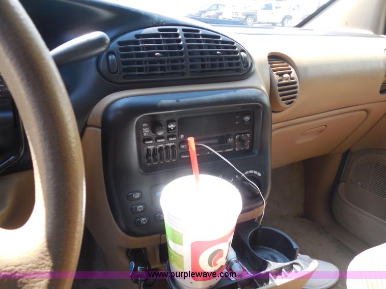 image for item H9817 1997 Plymouth Grand Voyager van