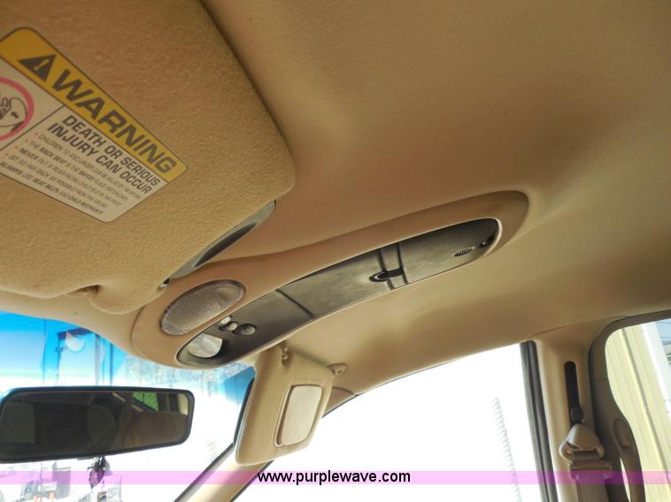 image for item H9817 1997 Plymouth Grand Voyager van