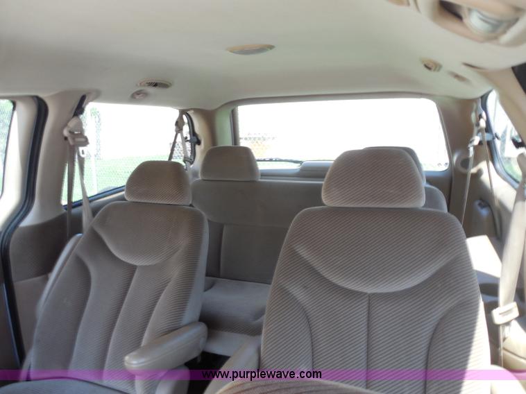 image for item H9817 1997 Plymouth Grand Voyager van