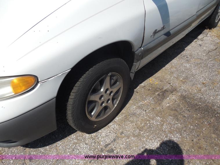 image for item H9817 1997 Plymouth Grand Voyager van