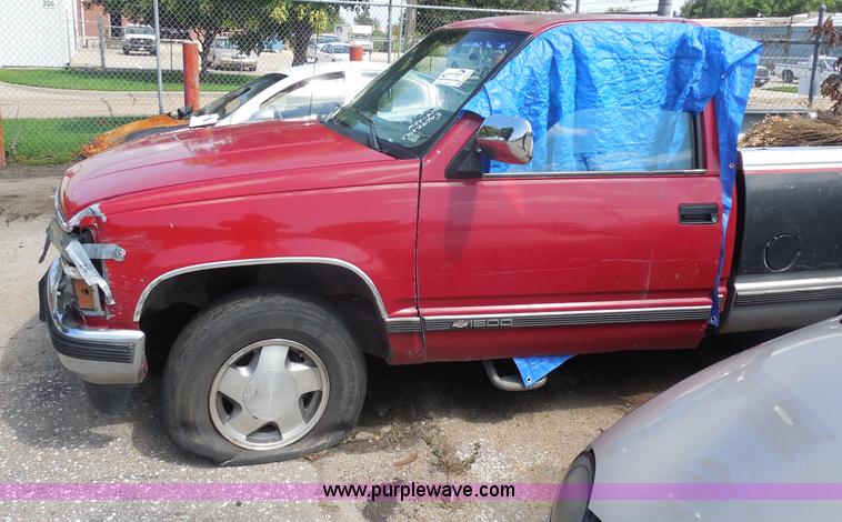 image for item H9818 1990 Chevrolet 1500 pickup truck