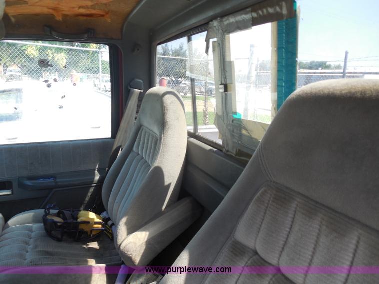 image for item H9818 1990 Chevrolet 1500 pickup truck