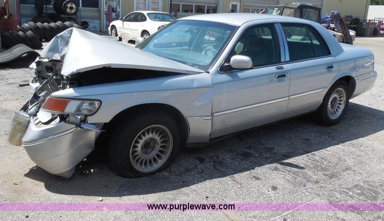 image for item H9819 2001 Mercury Grand Marquis