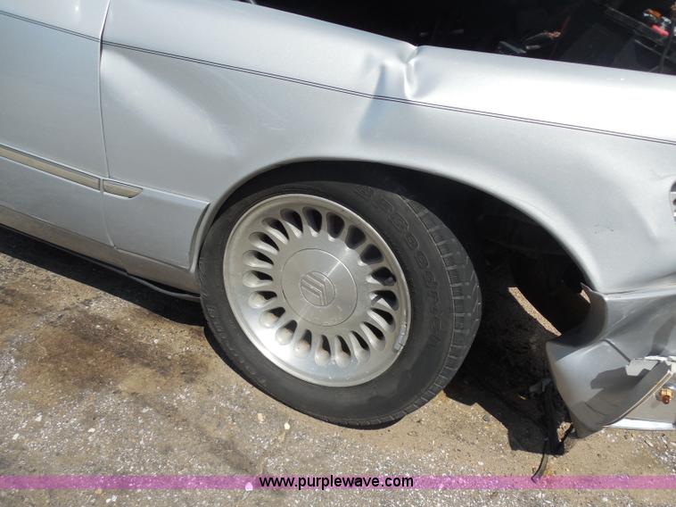 image for item H9819 2001 Mercury Grand Marquis