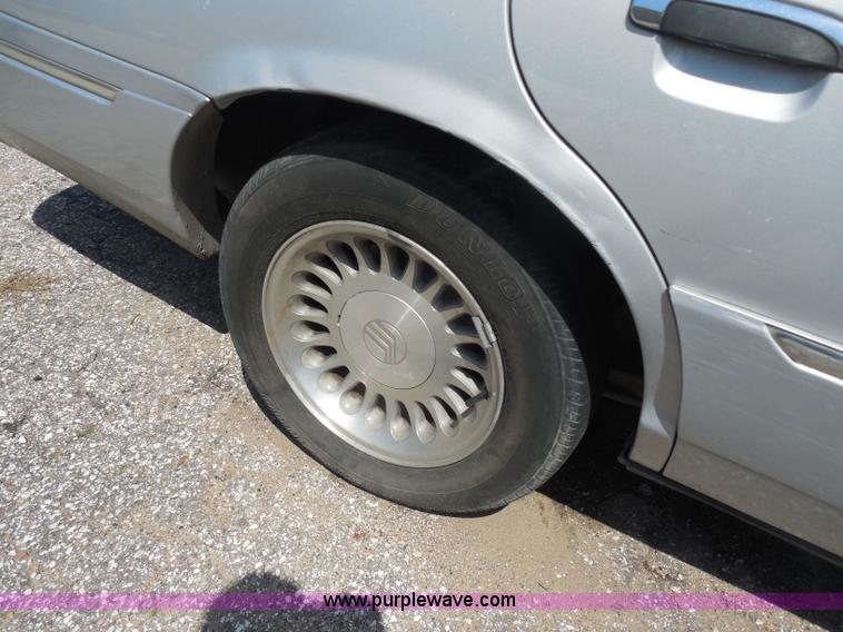 image for item H9819 2001 Mercury Grand Marquis