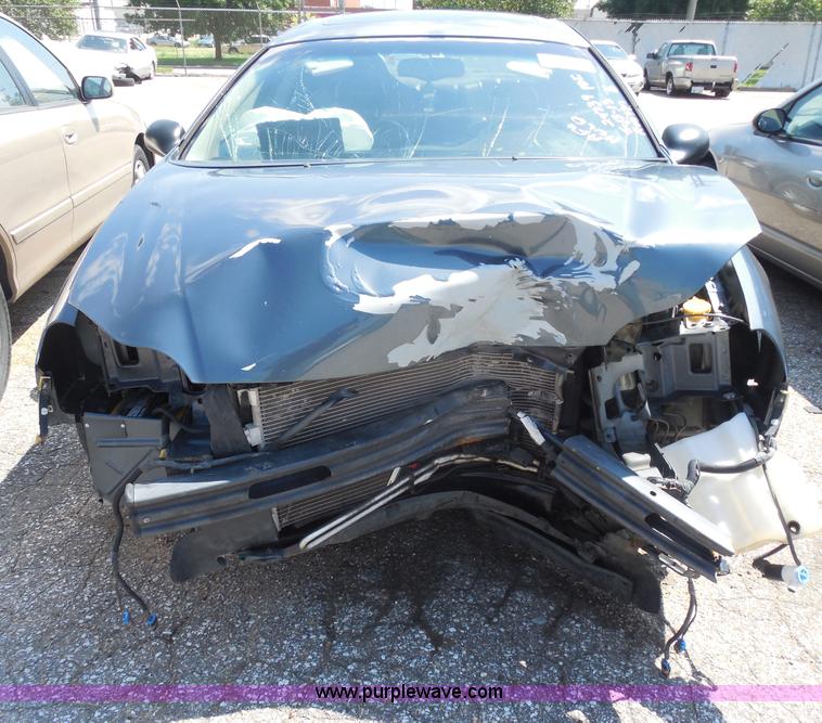 image for item H9820 2000 Chrysler Concorde