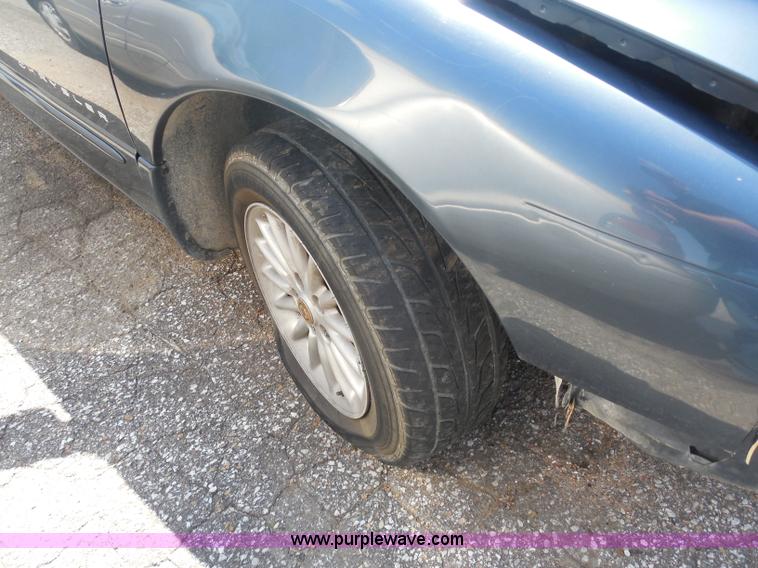 image for item H9820 2000 Chrysler Concorde